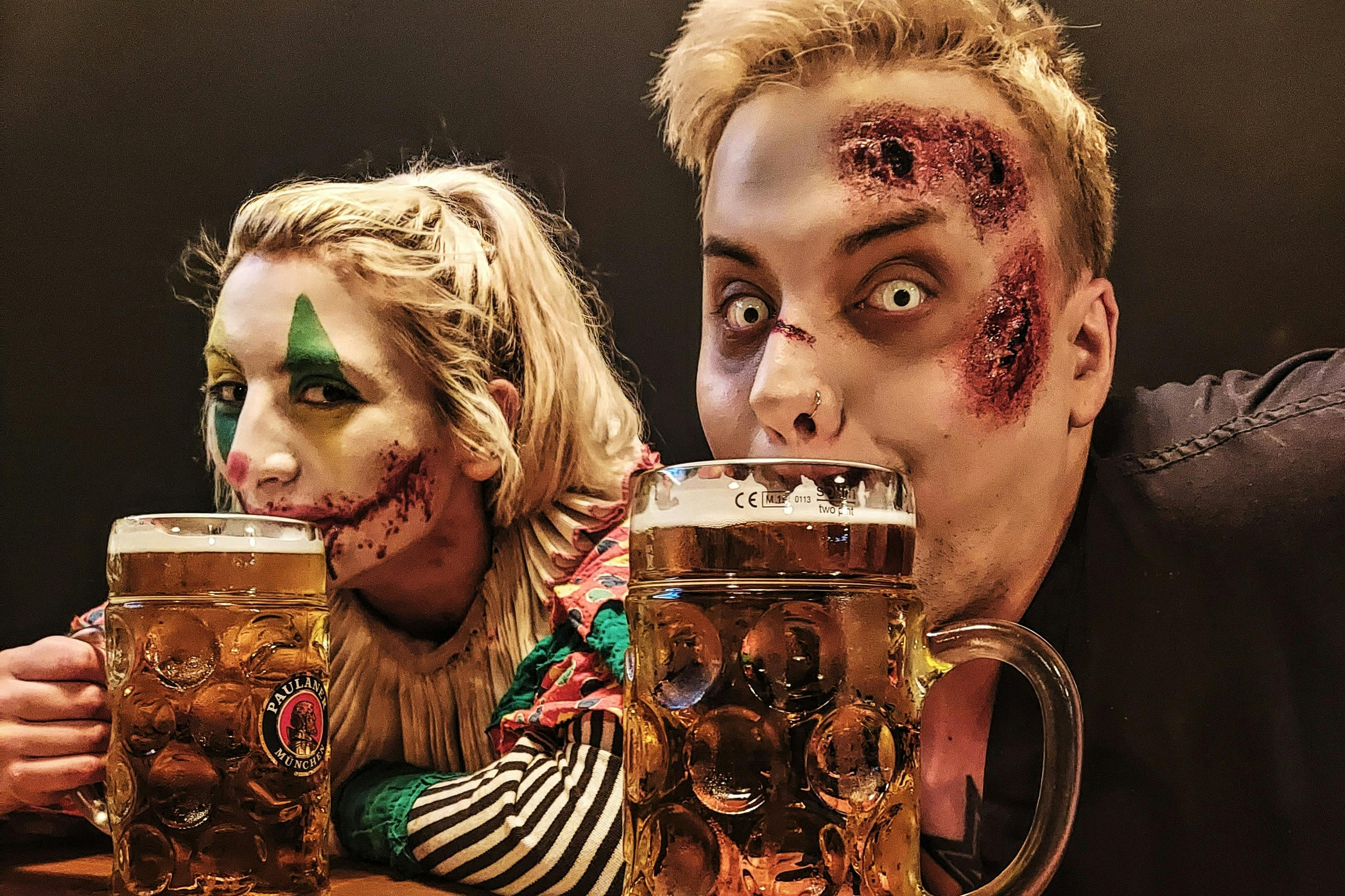 The London Bridge Experience: Entry Ticket + Bratwurt Hotdog with Beer - Photo 1 of 4